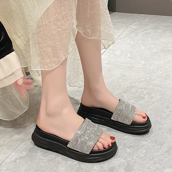 2023 Kiváló minőségű női cipők kerek orrú női papucs Nyári kristály kukucskáló lábujjpapucs női platform papucs zapatos