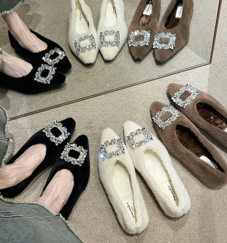 Koreai cipők Sekély száj alkalmi női tornacipők Ruha lakások Női kristály hegyes lábujjú All-Match Loafers szőrme 2023 hajó Új-Rajna