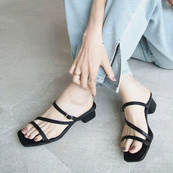 Feminino vékony pántok Női cipők Japán szögletes lábujjpapucs Nők Kültéri Zapatos Mujer 2024 nyár Új vintage flip flopok